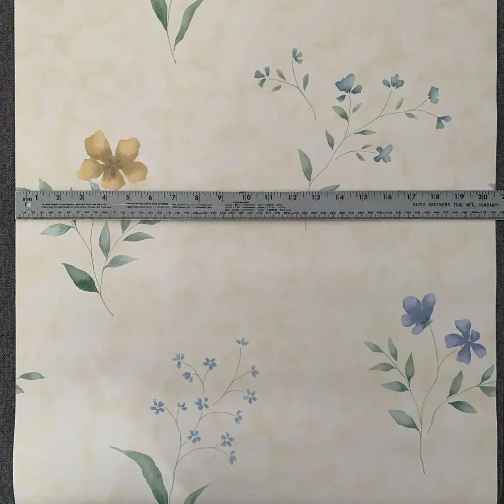 Waverly Vintage Floral Early 2000s Botanical Wallpaper 20.5 x 11 yds.
